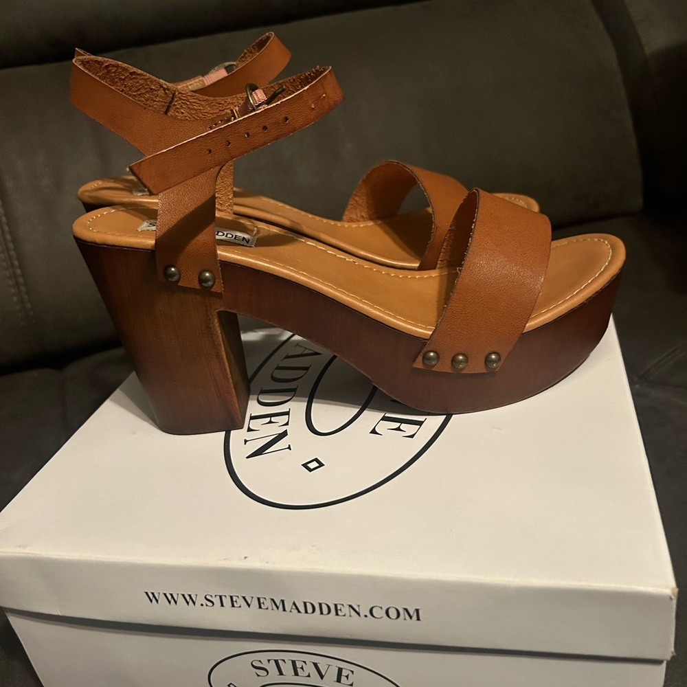 Steven Madden Lifted Cognac
